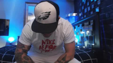 Snapshot of tommy_knuckles chatting on December 2025 01:05:02 PM Tommy online show from December 2025 01:05:02 PM