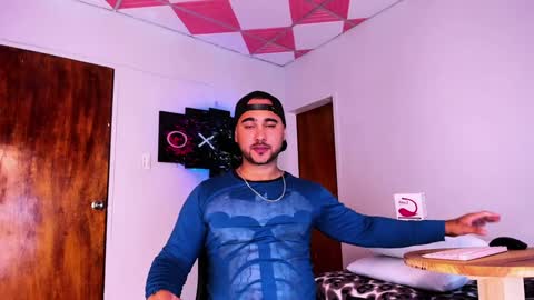 Snapshot of tommy_sccott chatting on December 2024 06:15:02 AM tommy_sccott online show from December 2024 06:15:02 AM