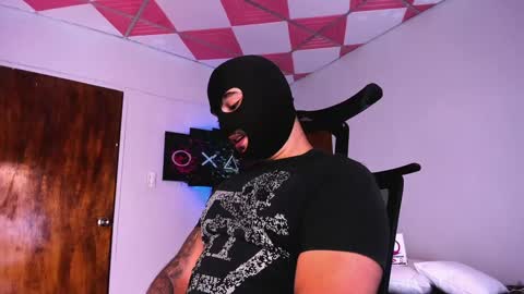 Snapshot of tommy_sccott chatting on December 2024 04:42:02 AM tommy_sccott online show from December 2024 04:42:02 AM