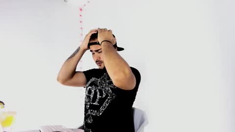 Snapshot of tommy_sccott chatting on September 2025 10:42:01 PM tommy_sccott online show from September 2025 10:42:01 PM