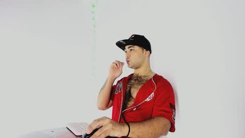 Snapshot of tommy_sccott chatting on September 2025 11:19:01 PM tommy_sccott online show from September 2025 11:19:01 PM