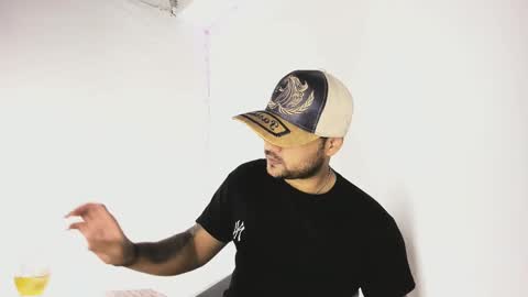 Snapshot of tommy_sccott chatting on October 2025 10:07:02 PM tommy_sccott online show from October 2025 10:07:02 PM