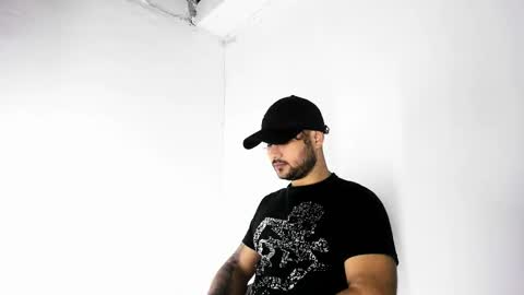 Snapshot of tommy_sccott chatting on October 2025 11:38:02 PM tommy_sccott online show from October 2025 11:38:02 PM