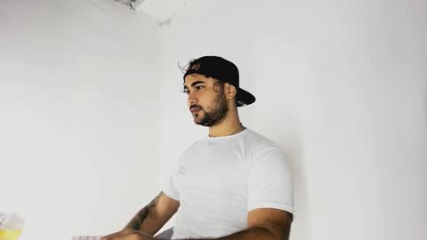 Snapshot of tommy_sccott chatting on October 2025 11:04:02 PM tommy_sccott online show from October 2025 11:04:02 PM