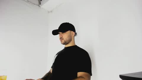 Snapshot of tommy_sccott chatting on October 2025 10:55:02 PM tommy_sccott online show from October 2025 10:55:02 PM