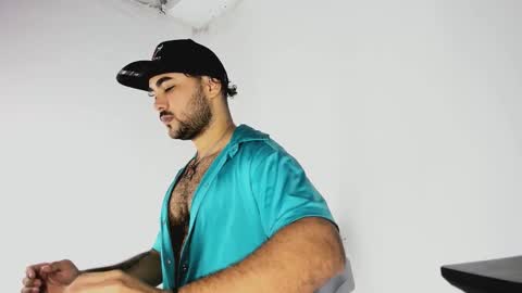 Snapshot of tommy_sccott chatting on November 2025 10:21:01 PM tommy_sccott online show from November 2025 10:21:01 PM