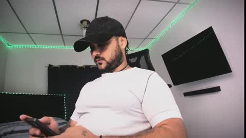 Snapshot of tommy_sccott chatting on February 2026 09:22:01 PM tommy_sccott online show from February 2026 09:22:01 PM