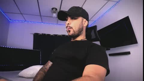 Snapshot of tommy_sccott chatting on February 2026 11:50:02 PM tommy_sccott online show from February 2026 11:50:02 PM