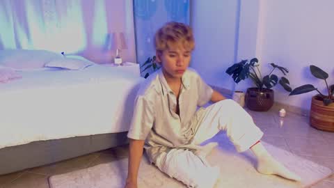 Tommy Foxboy online show from December 2024 01:14:01 PM