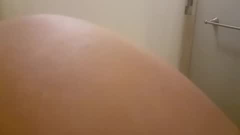 Snapshot of tommyuwu2 chatting on October 2025 04:20:02 AM Tommy online show from October 2025 04:20:02 AM