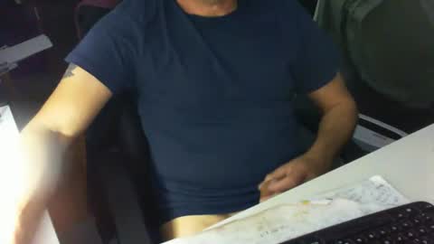 Tom online show from November 2025 03:52:02 PM