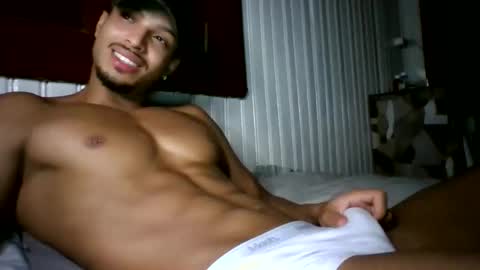 Snapshot of tomtresor chatting on January 2026 05:12:01 AM tomtresor online show from January 2026 05:12:01 AM