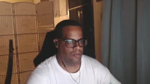 Snapshot of toni2814 chatting on June 2026 02:20:02 AM Antonio online show from June 2026 02:20:02 AM