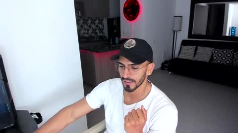 tony muscle1 online show from March 2025 12:00:02 AM