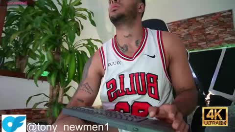 Snapshot of tony_newmen chatting on December 2024 02:44:01 PM tony online show from December 2024 02:44:01 PM