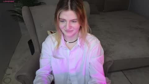 Snapshot of tonyameow chatting on April 2026 01:42:02 AM Tonya online show from April 2026 01:42:02 AM