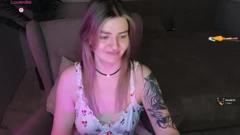 Snapshot of tonyameow chatting on May 2026 01:22:02 AM Tonya online show from May 2026 01:22:02 AM