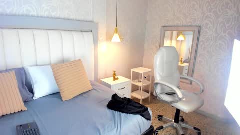 Snapshot of tonylatino_ chatting on February 2026 01:08:02 PM Tony online show from February 2026 01:08:02 PM