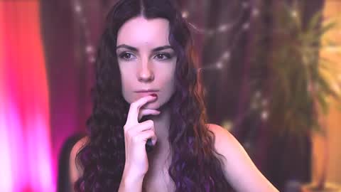 Elizabeth online show from December 2024 05:18:02 PM