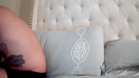 toomuchsmoke online show from November 2025 01:39:01 AM