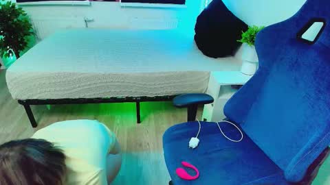 topcranberry online show from October 2025 07:07:02 AM