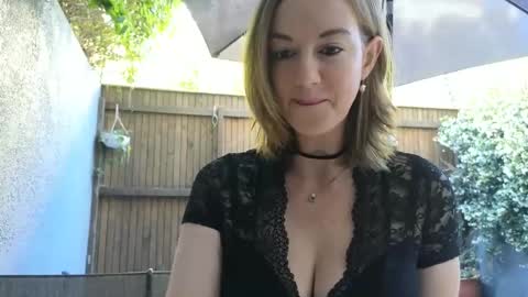 Topsy online show from November 2025 08:25:02 AM