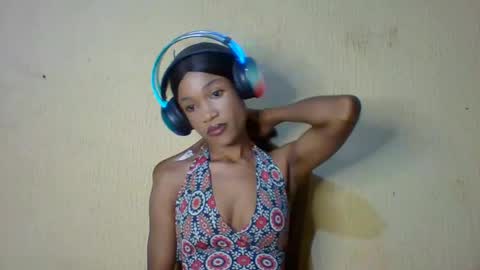 Snapshot of toriebauers chatting on May 2026 03:53:02 PM Aria online show from May 2026 03:53:02 PM