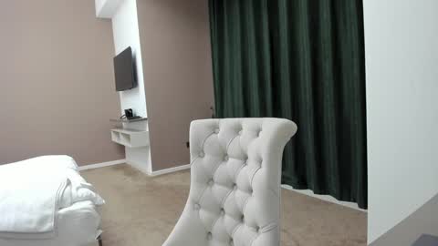         online show from December 2024 03:44:01 PM