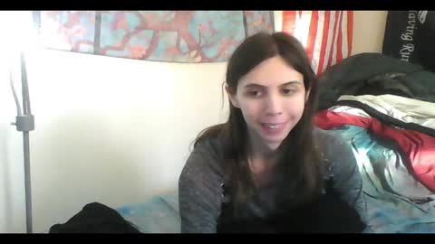 Luna online show from February 2025 10:03:02 PM