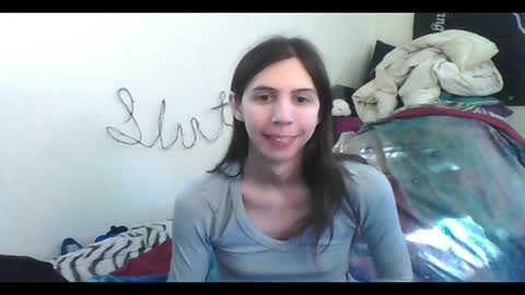 Luna online show from October 2025 09:05:02 PM