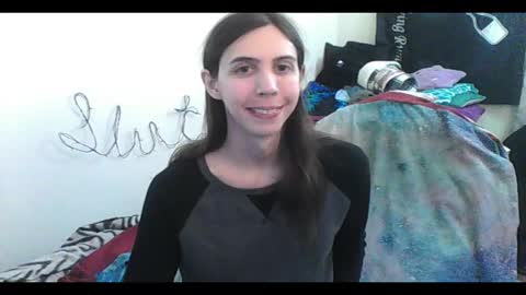 Luna online show from November 2025 04:06:02 AM