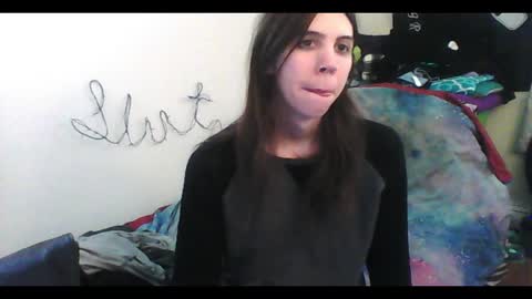 Luna online show from December 2025 10:37:01 PM