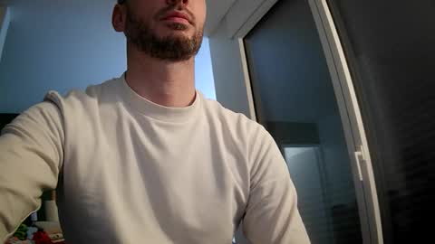 Snapshot of totorino101189 chatting on May 2026 02:01:02 PM TOTORINO online show from May 2026 02:01:02 PM