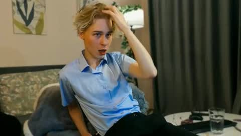 Max online show from November 2025 01:00:01 PM