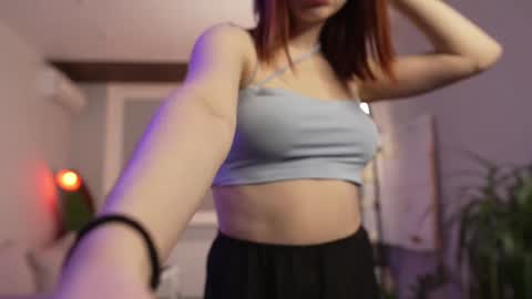 Bella online show from February 2025 08:19:02 PM