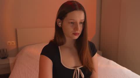 Bella online show from December 2025 04:22:01 PM