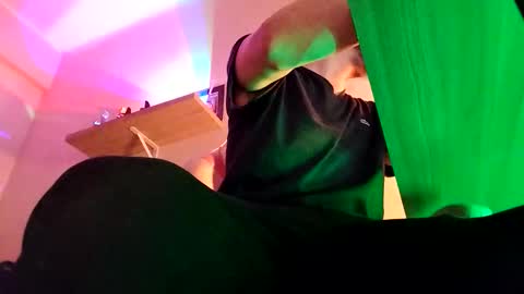 Snapshot of toyboysquirt chatting on November 2025 07:56:01 AM toyboysquirt online show from November 2025 07:56:01 AM