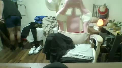 Snapshot of toyboysquirt chatting on April 2026 06:00:02 AM toyboysquirt online show from April 2026 06:00:02 AM