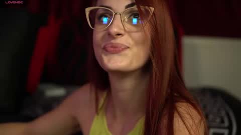 Tracy online show from October 2025 07:59:01 PM