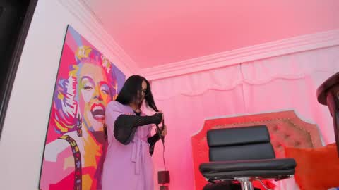 Juliana Giiraldo  online show from September 2025 03:02:01 PM