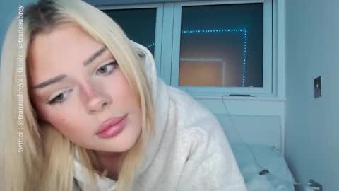 aubrey 3 online show from September 2025 07:35:01 PM