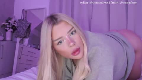 aubrey 3 online show from October 2025 07:33:02 PM