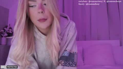 aubrey 3 online show from November 2025 08:03:01 PM