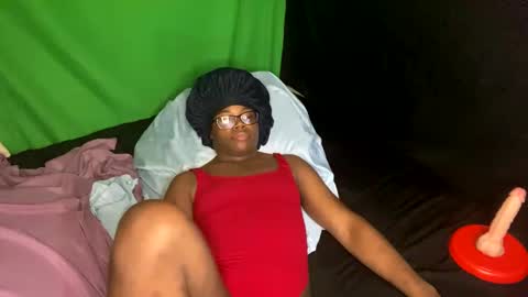 TransDomme Omi online show from March 2026 05:46:02 AM