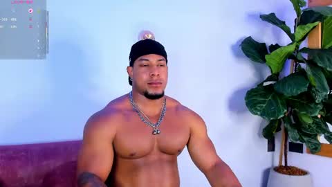 Snapshot of travis_lenox_ chatting on June 2026 01:26:02 AM Travis online show from June 2026 01:26:02 AM