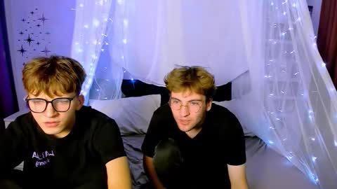 Travis online show from October 2025 07:14:01 PM