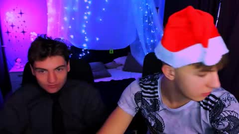 Travis online show from December 2025 08:13:02 PM