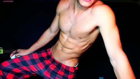 TRAVIS. online show from January 2025 01:29:01 AM