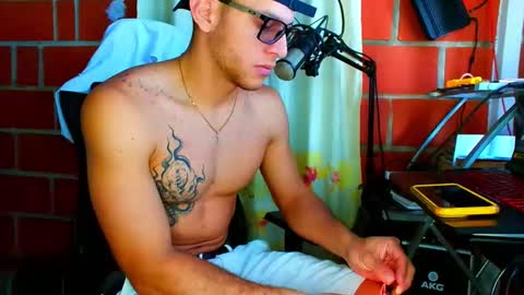 TRAVIS. online show from March 2026 02:12:02 PM