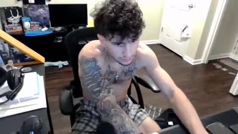 Trav online show from November 2025 04:45:02 AM